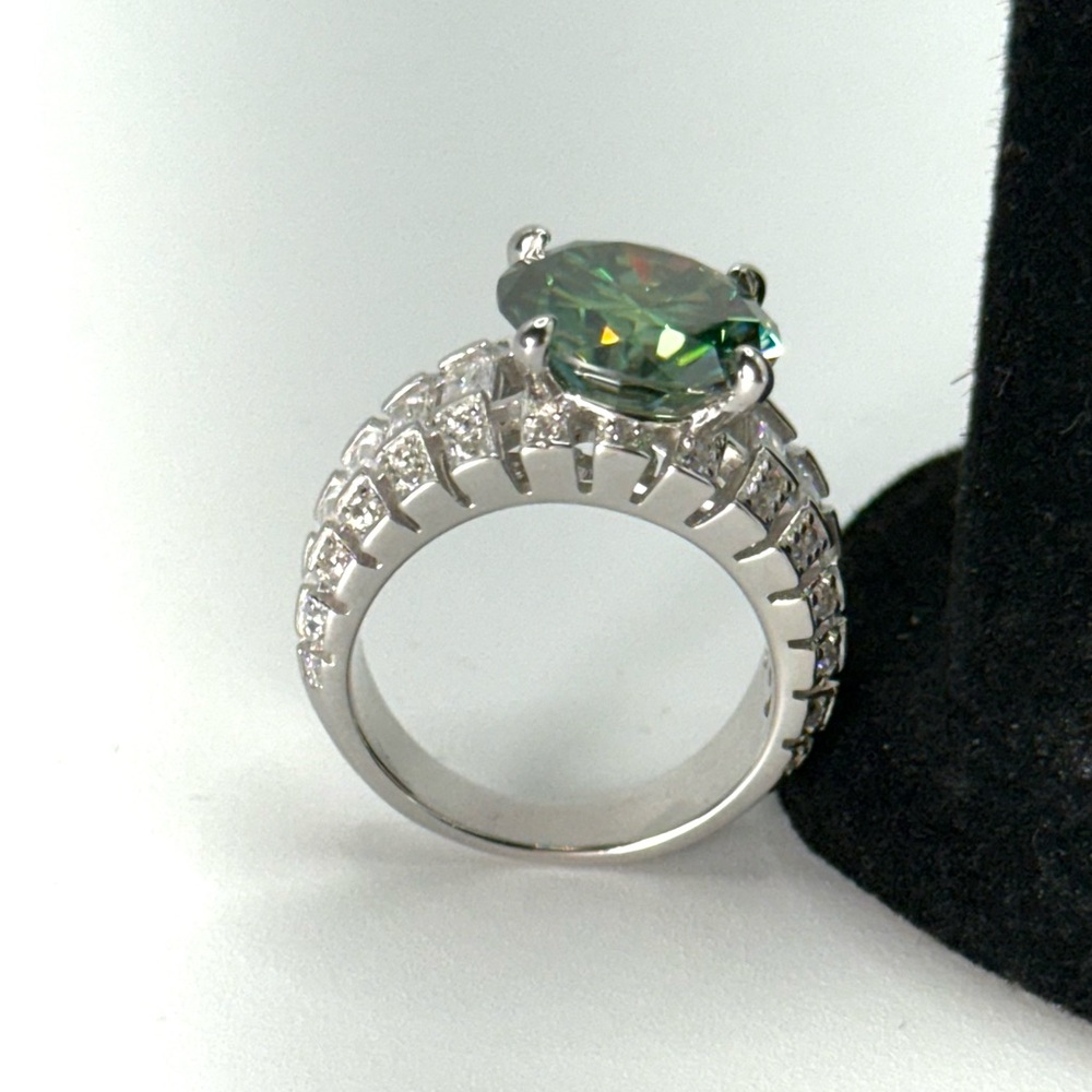 4ct Green Moissanite Ring on Au750 18k Gold Over S925 - Picture 8 of 15